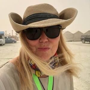 Meet your Posher, Lisa